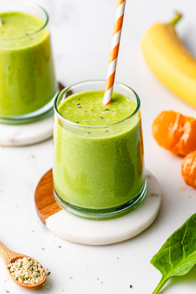 Zeleni smoothie s mandarinom i konopljom Zeleni smoothie s mandarinom i konopljom