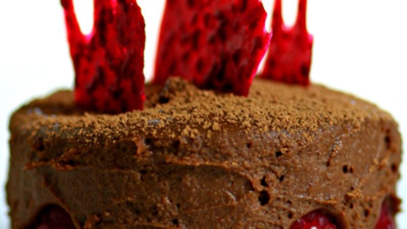Raw mini tortice s malinama i čokoladnim mousse-om