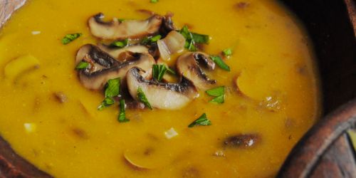 Krem juha od bundeve s mariniranim gljivama (raw)