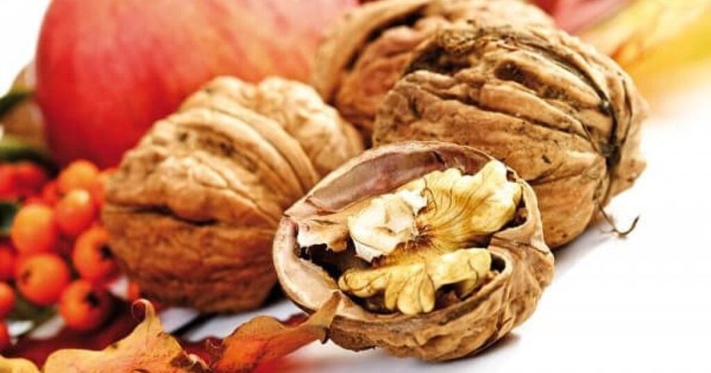 Mlijeko ili sok? Jabuka i orasi - delicija! - VerVita