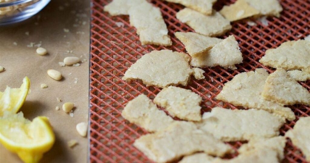 Raw "parmezan"od pinjola - VerVita