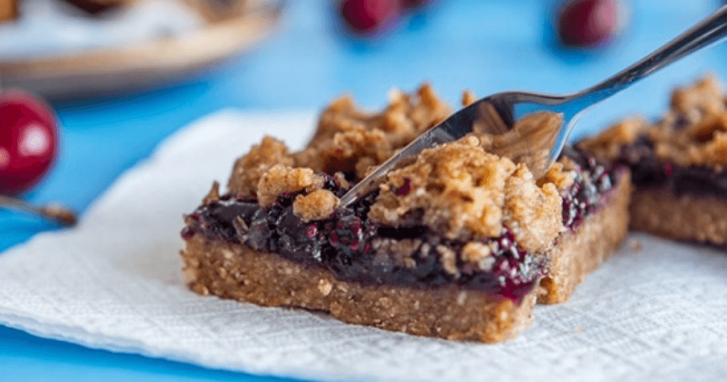 Crumble kocke od badema i višanja - VerVita