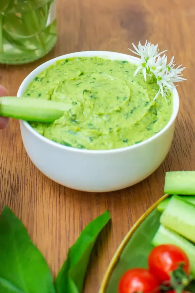 Hummus s medvjeđim lukom