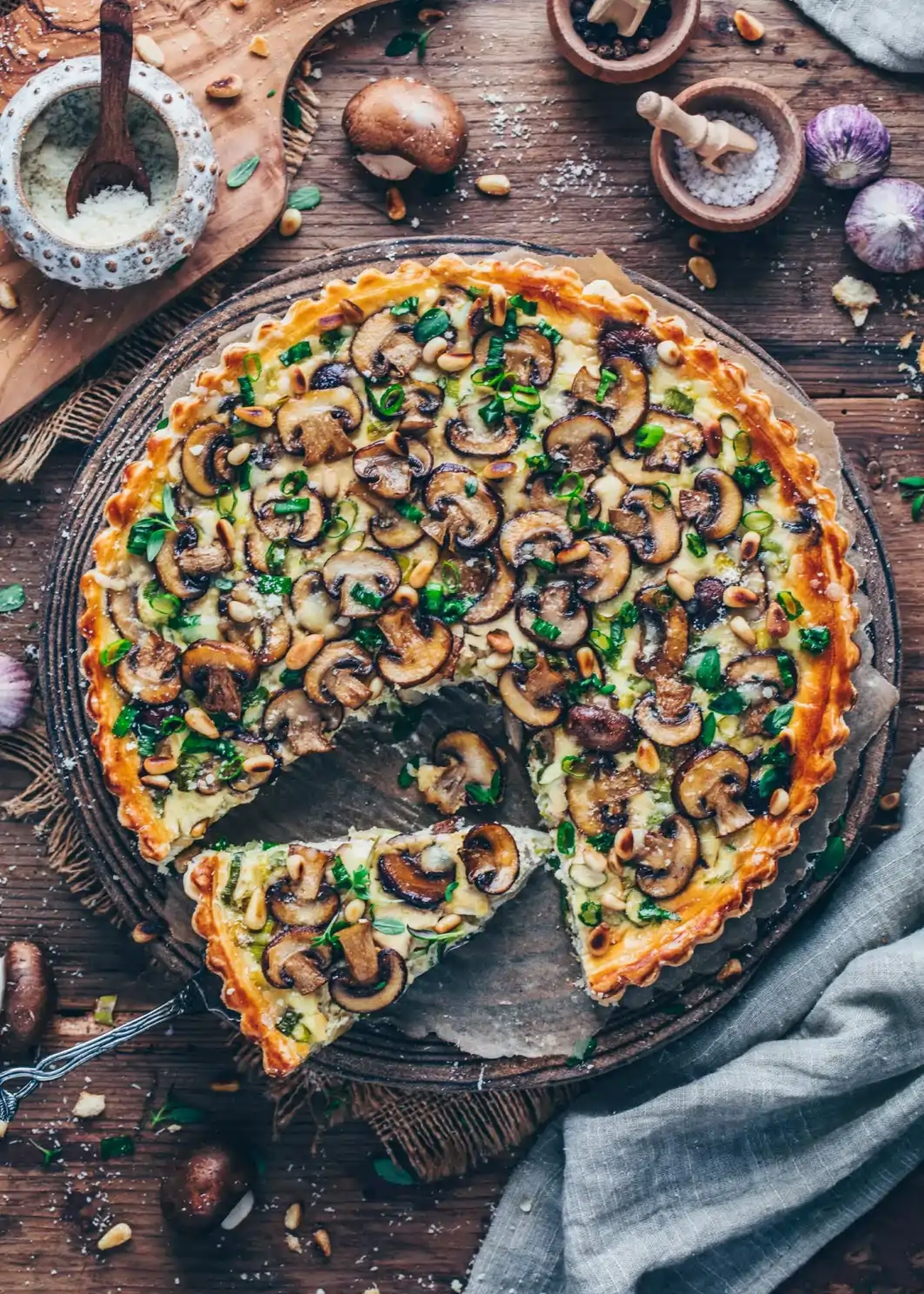 Quiche s gljivama, porilukom i kestenima